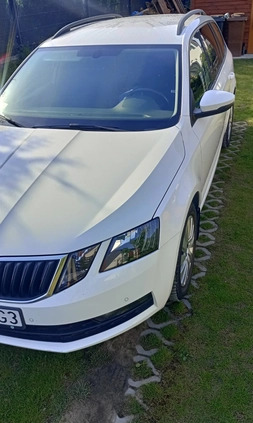 Skoda Octavia cena 49500 przebieg: 188500, rok produkcji 2017 z Świeradów-Zdrój małe 137